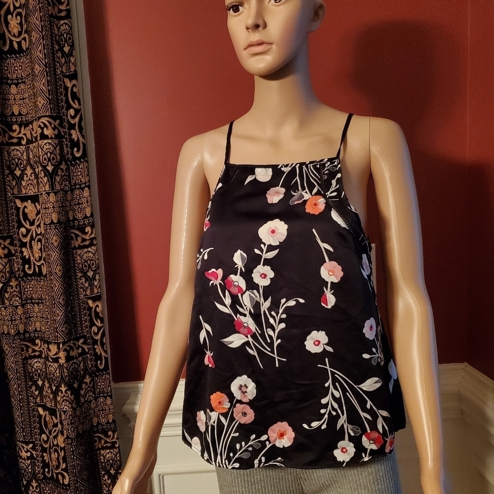 Black Floral Top with adjustable straps - Picture 4 of 14